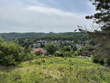 Provisionsfrei! – Direkt vom Eigentümer Exklusives Grundstück nahe Ortszentrum Kierling mit Traumausblick – Ideal als Bauträgerprojekt oder privat, 3400 Klosterneuburg, Grundstück